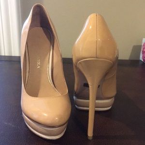 BADGLEY MISCHKA patent nude heels